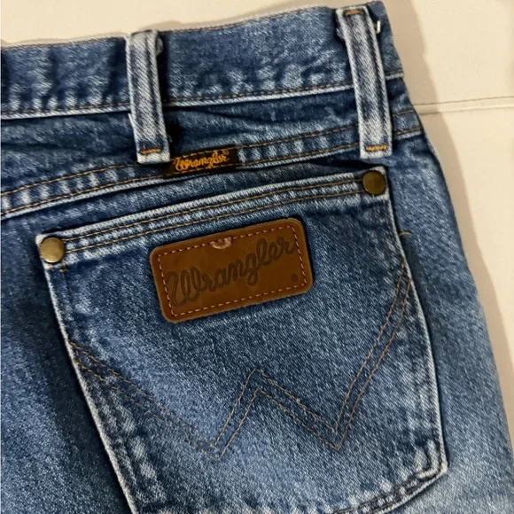 Vintage Wrangler perfectly distressed jeans32 x 30